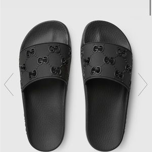 WOMEN'S RUBBER GG SLIDE SANDAL